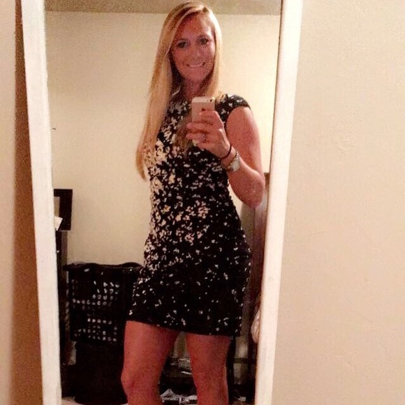 Meet your Posher, Sadie 🤩 - Picture 5 of 5